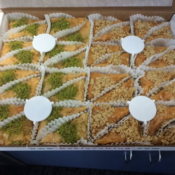 Baklava King - The half half baklava, 32 pcs. Pistachio & walnut cinnamon. - Bakeries Near Me - Santee, California