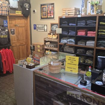 Lakefront Brewery - Merch area - Breweries Near Me - Milwaukee, Wisconsin Lakefront Brewery - Merch area - Breweries Near Me - Milwaukee, Wisconsin