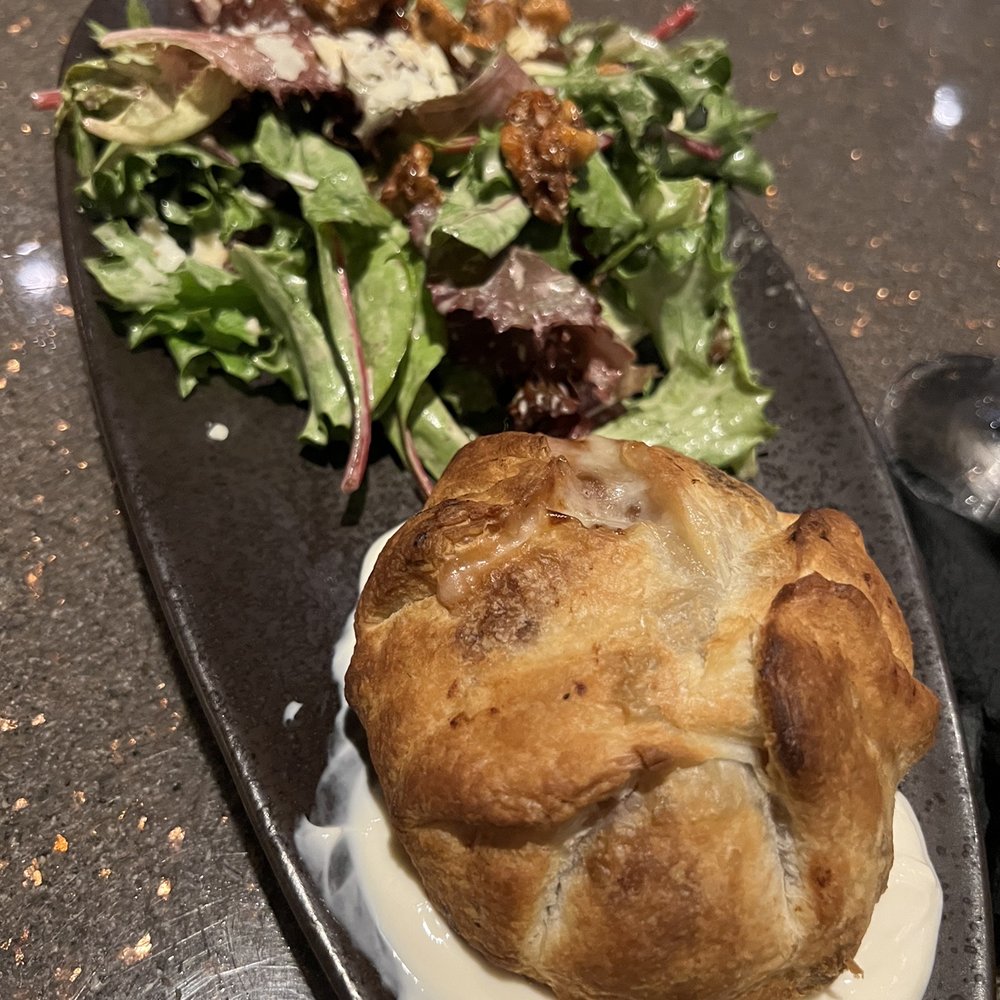 SURV Restaurant - Baked brie and jam - Wine Bars Near Me - Easton, Pennsylvania