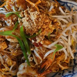 Thum’s Kitchen Thai Cuisine - Pad thai