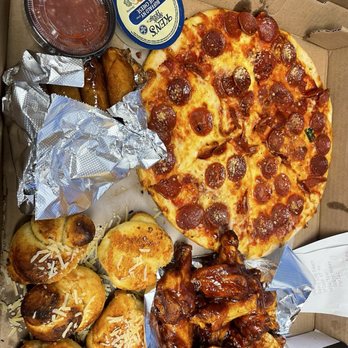 Macy’s Place Pizzeria - Winter Dinner Date Box  $40 - Pizza Near Me - Kenmore, New York
