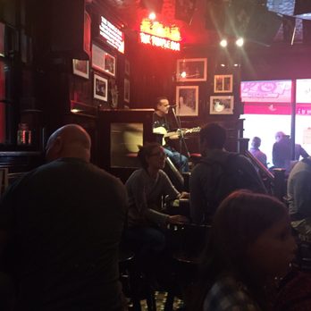 The Temple Bar - Pubs Near Me - Dublin, D