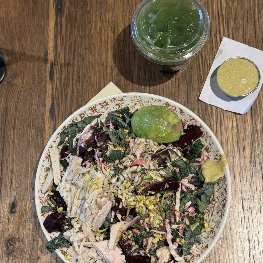 Beet salad with extra turkey and avocado Beet salad with extra turkey and avocado