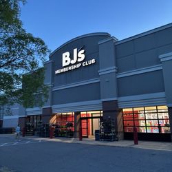 BJ's Wholesale Club - exterior