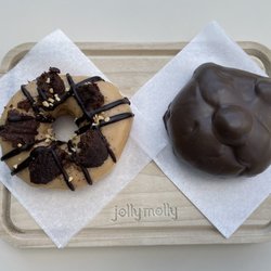 Jolly Molly - Peanut Butter Brownie & Pan de Muerto de Chocolate