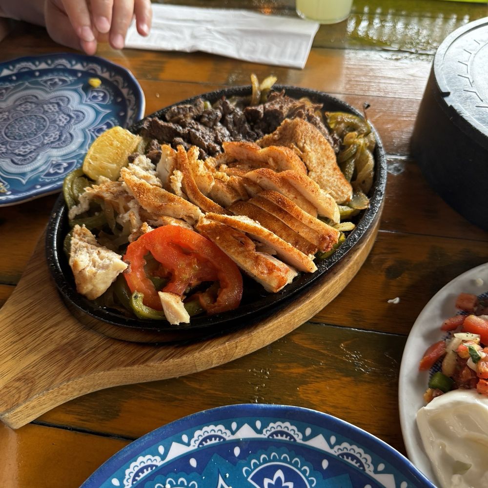 Mex & Co - Fajitas - Mexican Near Me - Perth, Ontario Mex & Co - Fajitas - Mexican Near Me - Perth, Ontario