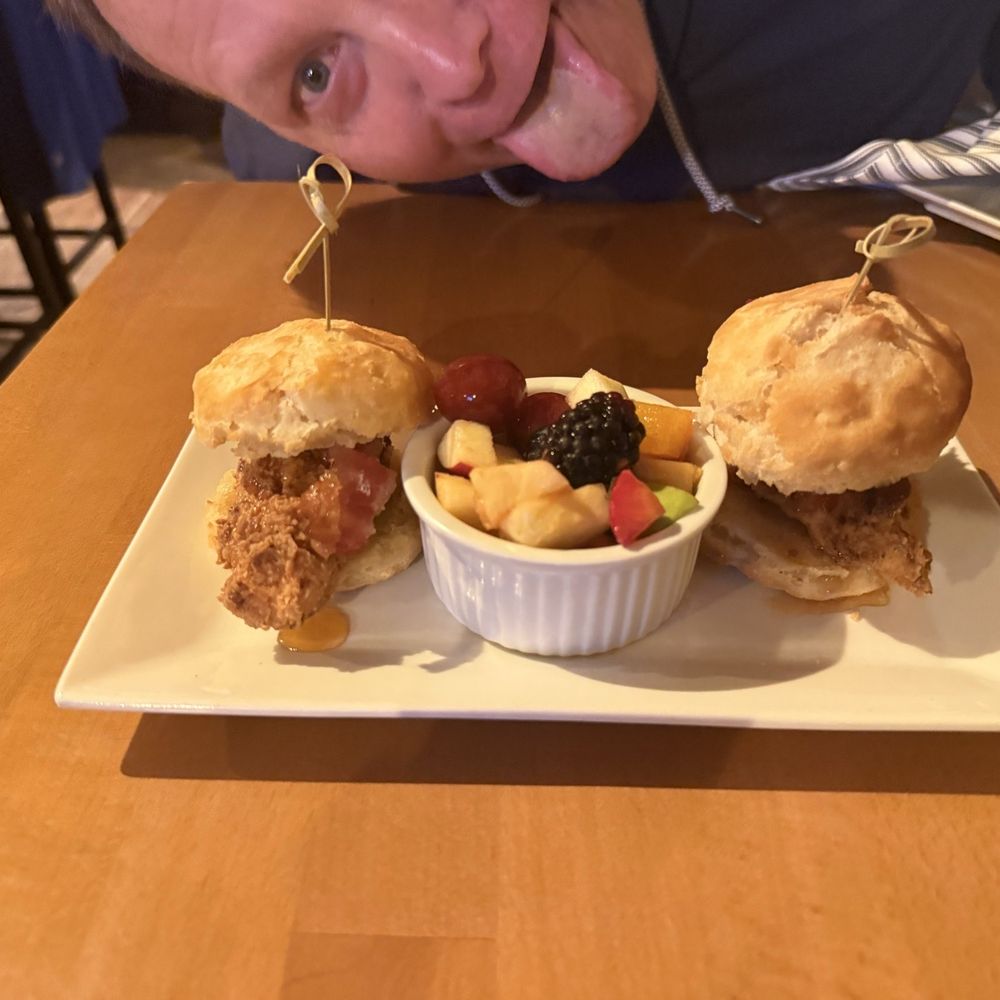 Chicken sliders with honey and fruit Chicken sliders with honey and fruit