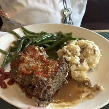 Stained Glass Pub - Franks Meatloaf - Pizza Near Me - Elkridge, Maryland