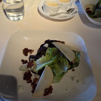 Buckeye Roadhouse - Organic Butter Lettuce Salad - American Near Me - Mill Valley, California Buckeye Roadhouse - Organic Butter Lettuce Salad - American Near Me - Mill Valley, California