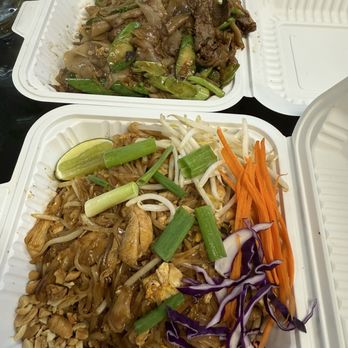 Kua Lao Thai Kitchen - Pad thai chicken Pad see ew beef - Laotian Near Me - Modesto, California Kua Lao Thai Kitchen - Pad thai chicken Pad see ew beef - Laotian Near Me - Modesto, California