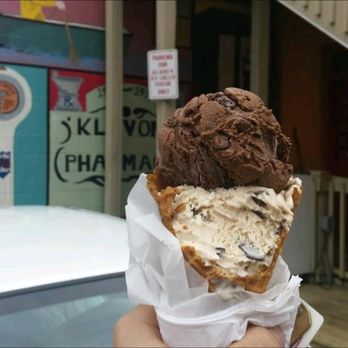 Klavon's Ice Cream Parlor - chocolate on top of vanilla, much like the night before - Ice Cream & Frozen Yogurt Near Me - Pittsburgh, Pennsylvania