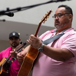 Rolling Oaks Mall - Live Music