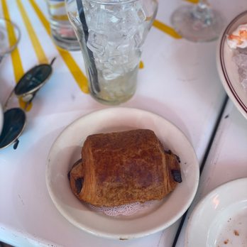 Le Diplomate - Pain Au Chocolat - Brasseries Near Me - Washington, DC, District of Columbia