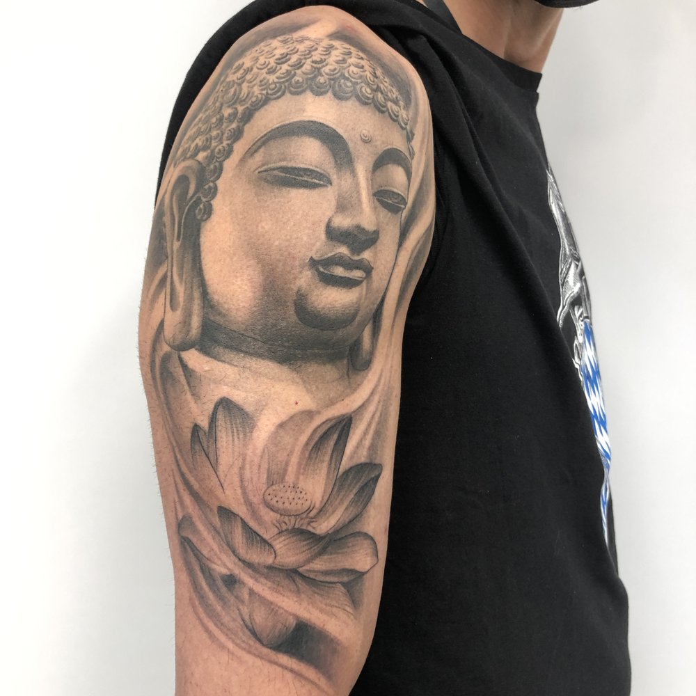 Surface Tattoo Studio München Photos
