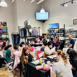 Pick N Paint Pottery - Galentines at Fleet feet with new balance