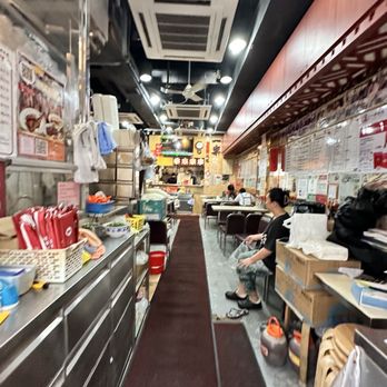 一樂燒鵝 - Inside - Cantonese Near Me - Hong Kong, HK