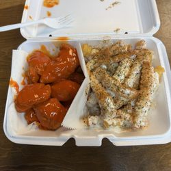 What's Cluckin - Boneless buffalo wings with Cajun fries