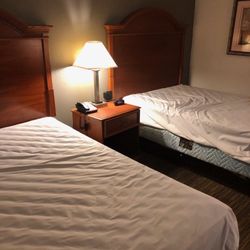 Quality Inn South Hill I-85 - No bed linens, no pillows or sheets
