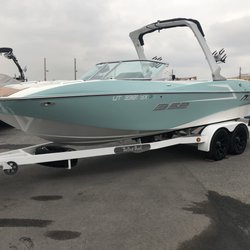 The Boat Shack - 2017 MB B52