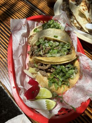 Taqueria 5 Hermanos Food Truck by null