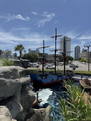 Captain Hook's Adventure Golf by null
