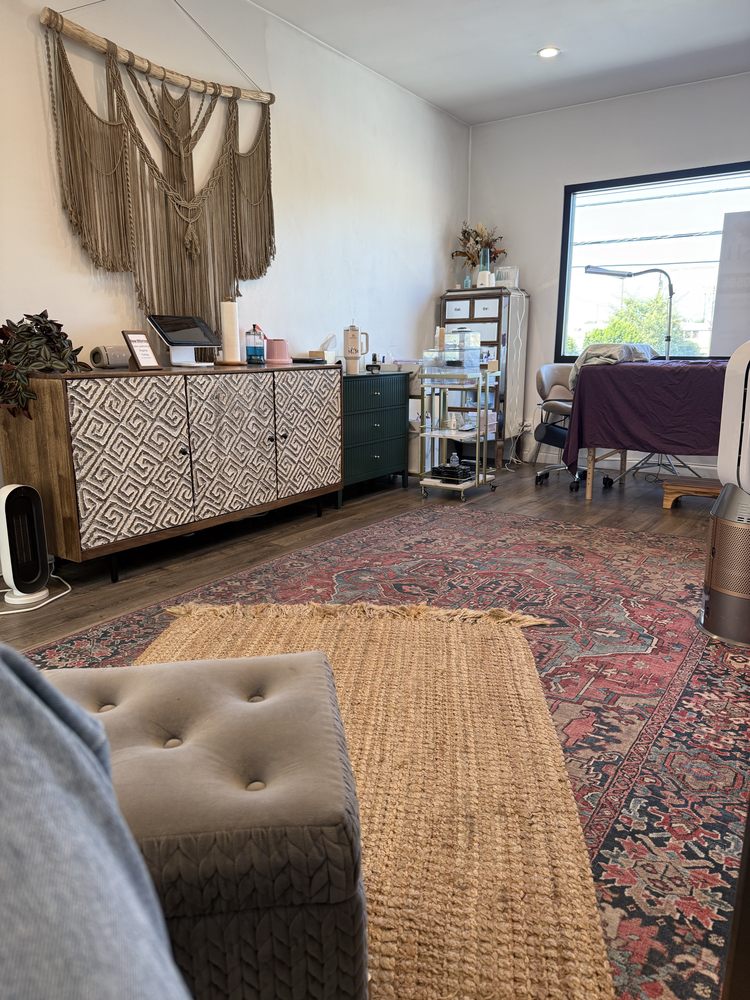 Fly Lash Beauty Studio Logo