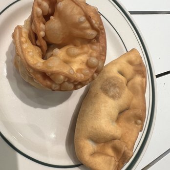 San Gines Beach - Empanada de pollo & ham with cheese - Coffee Roasteries Near Me - Miami Beach, Florida San Gines Beach - Empanada de pollo & ham with cheese - Coffee Roasteries Near Me - Miami Beach, Florida
