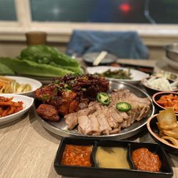 The 50/50 , spicy pork feet (omg so Bangin) and the pork belly also bussin
