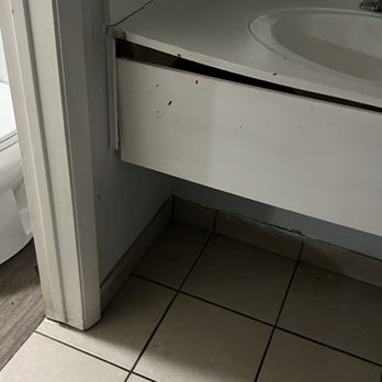 Americas Best Value Inn & Suites Jackson, MI - Nasty sink - Hotels Near Me - Jackson, Michigan Americas Best Value Inn & Suites Jackson, MI - Nasty sink - Hotels Near Me - Jackson, Michigan