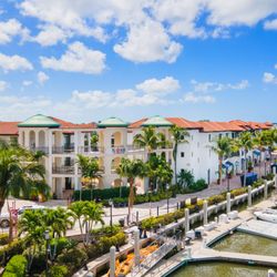 Naples Bay Resort