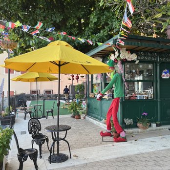 Parque de las Palomas - Café Del Niño is located at the far end of the park. - Parks Near Me - San Juan, Puerto Rico