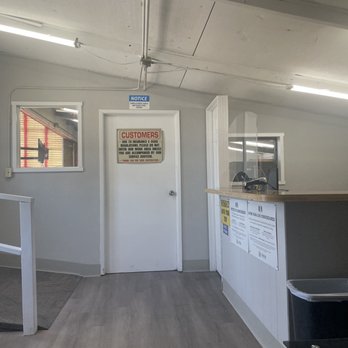 Madison Smog Check - Desk. - Smog Check Stations Near Me - North Highlands, California Madison Smog Check - Desk. - Smog Check Stations Near Me - North Highlands, California
