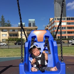 Kurrawa All Abilities Playground - 厳しい基準を満たした、チャイルドシートベルト付きブランコがあるよ!