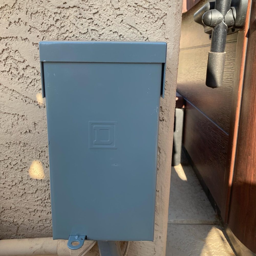 Slide of Lakewood Emergency Electrician