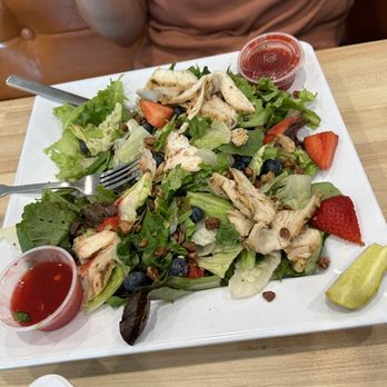 McAlister's Deli - Grilled chicken salad - Sandwiches Near Me - Youngstown, Ohio McAlister's Deli - Grilled chicken salad - Sandwiches Near Me - Youngstown, Ohio