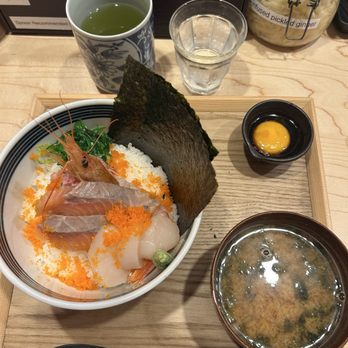 Totoya - Nagomi bowl - Sushi Bars Near Me - Honolulu, Hawaii