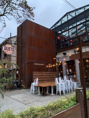 Gusto 101 by null