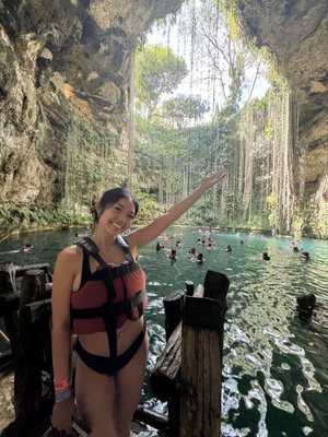 Ik Kil Cenote by null