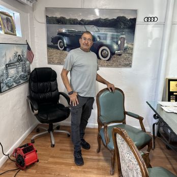Signature Auto Body - Shimon Kapeta is General Manager of Signature Auto Body. - Body Shops Near Me - Hallandale Beach, Florida Signature Auto Body - Shimon Kapeta is General Manager of Signature Auto Body. - Body Shops Near Me - Hallandale Beach, Florida