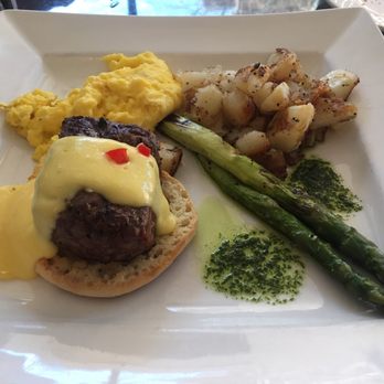 Laporta's Restaurant - Steak and egg - New American Near Me - Alexandria, Virginia