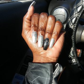 Le's O Nails - Nail Salons Near Me - Oxnard, California