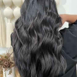Flirt Salon - Gloss for shiny long hair and layered haircut by Joy