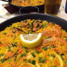 Seafood paella