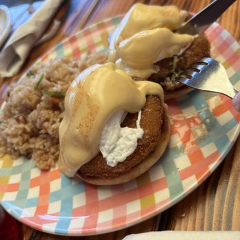 Countryside Cafe - Crab Cake Bennie - Breakfast & Brunch Near Me - Keaau, Hawaii