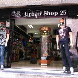 Urban Shop 25 - Siempre me dan risa sus maniquíes, jejeje.
