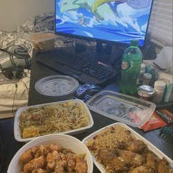 Lin’s Kitchen - Sesame Chicken, fried rice with Chicken Wings