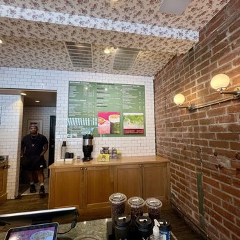 Alfred Coffee - Coffee & Tea Near Me - Beverly Hills, California