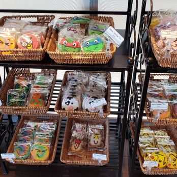 Liliha Bakery - Colorful cookies at Liliha - Bakeries Near Me - Honolulu, Hawaii Liliha Bakery - Colorful cookies at Liliha - Bakeries Near Me - Honolulu, Hawaii