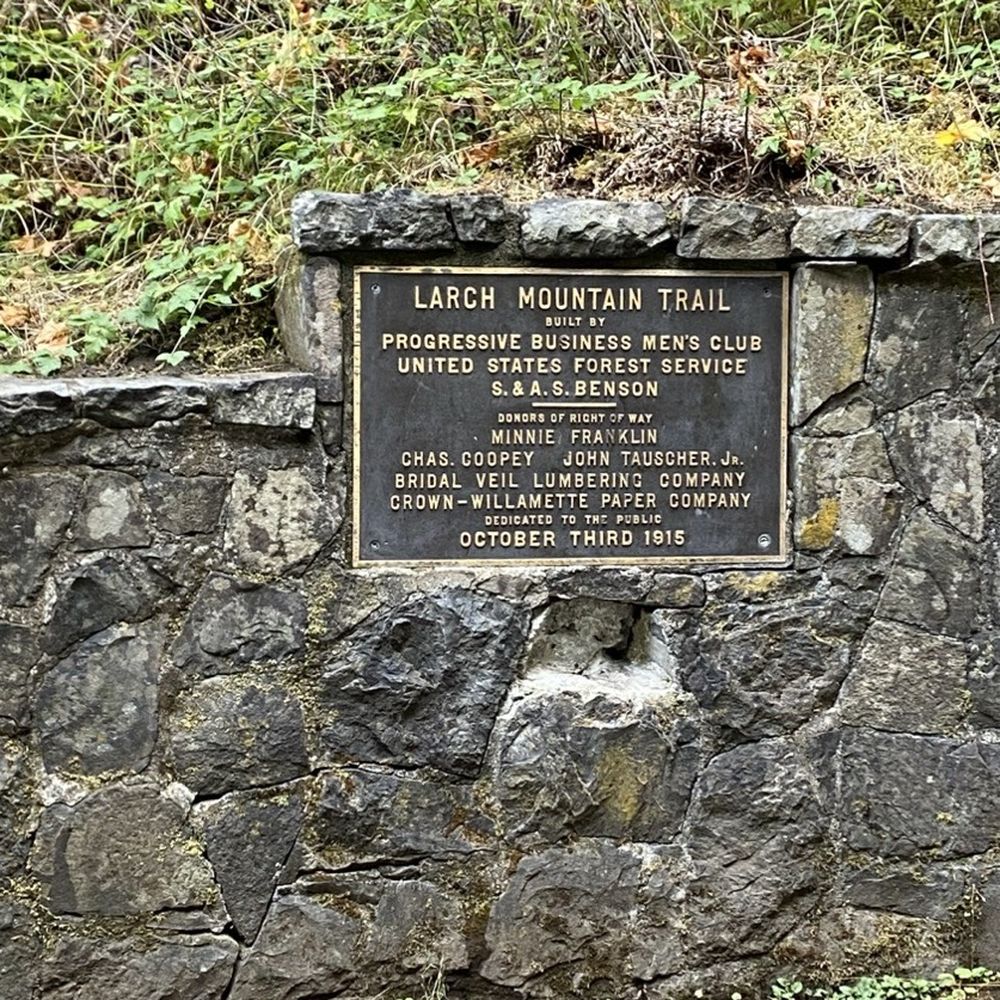 Multnomah Falls - Hiking Near Me - Bridal Veil, Oregon Multnomah Falls - Hiking Near Me - Bridal Veil, Oregon