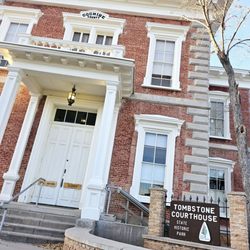 Allen Street Inn - The Tomstone court house is located behind the Allen Street Inn.